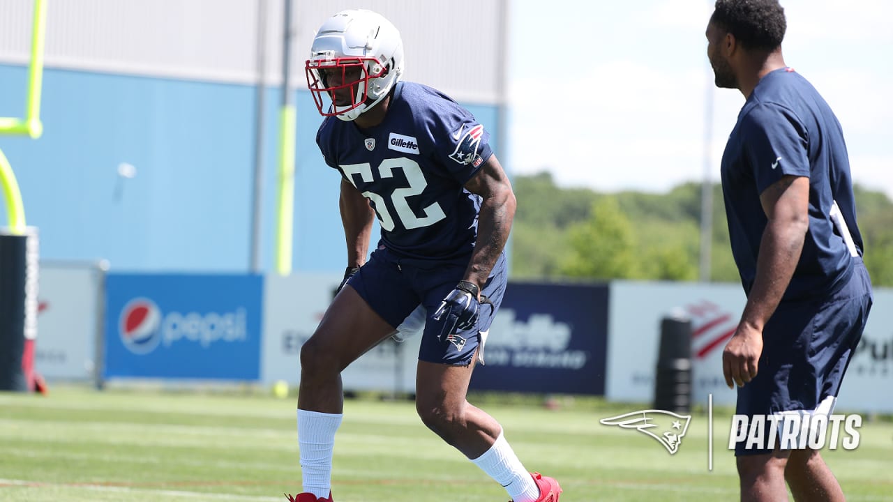 Rookie Christian Barmore working and learning with Patriots 