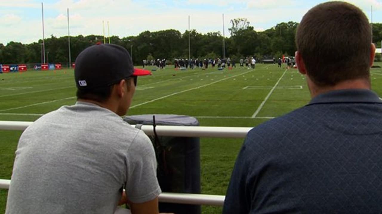 Patriots alumni conduct second annual 'Football for You' youth clinic