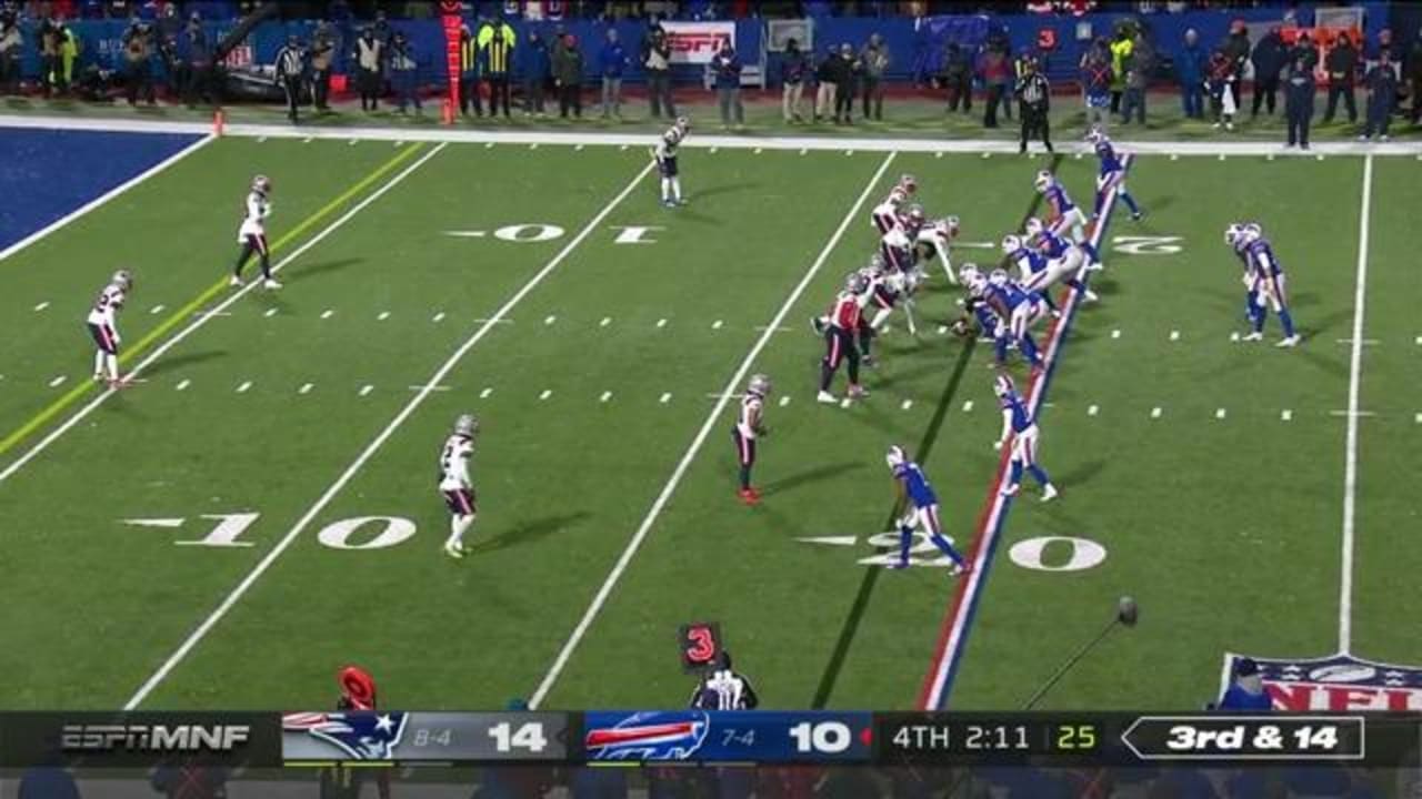 Buffalo Bills tight end Dawson Knox catches a key fourth quarter