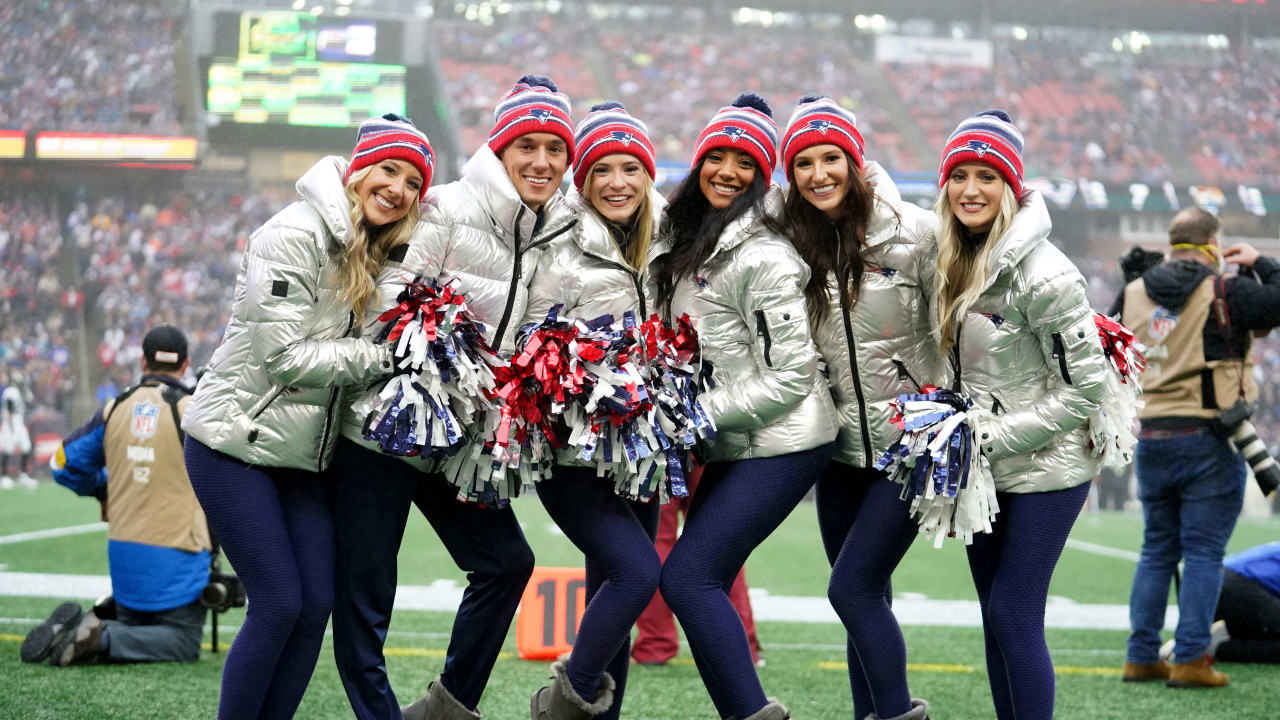 Five former cheerleaders sue Buffalo Bills - CBS News