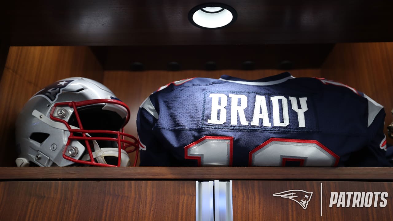 Photos: Pregame Week 3: Inside The Patriots Locker Room And Player Arrivals