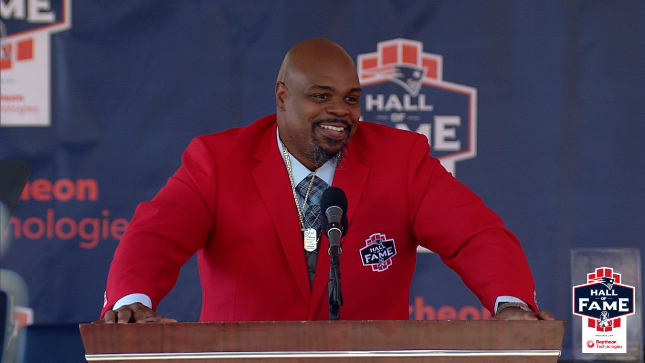 Vince Wilfork Rocking An A+ Tshirt At His Press Conference Today