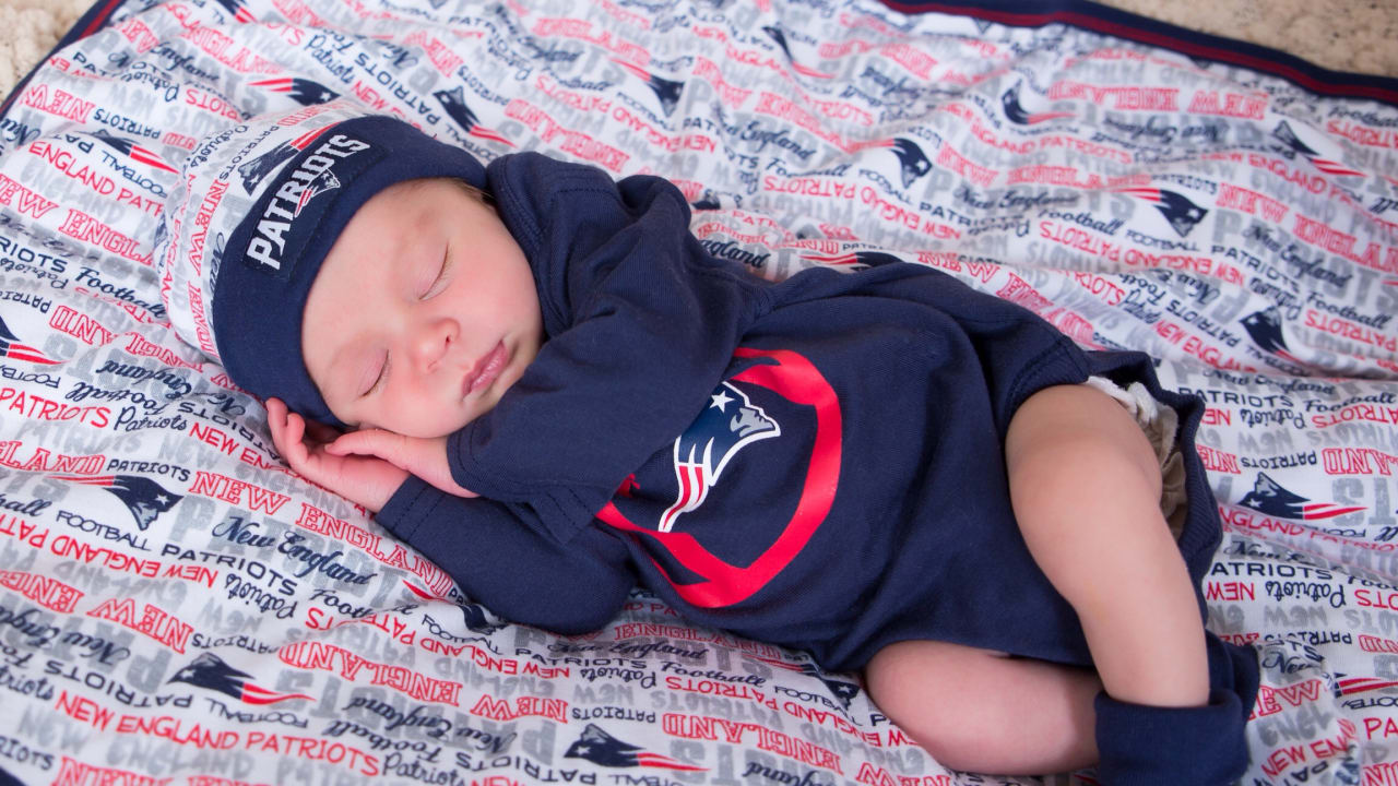 NFL Infant Boys’ Sleep & Play - New England Patriots