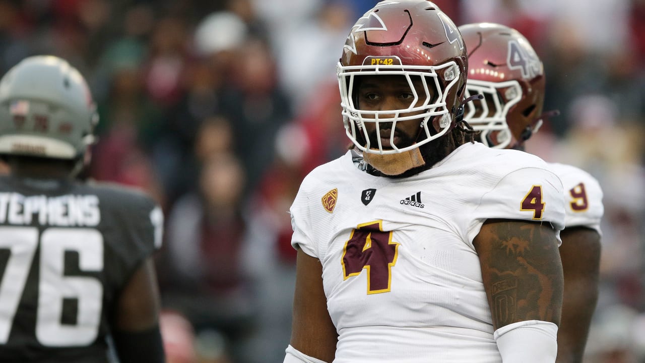 Ex-Raiders Training Camp Favorite Signs With AFC West Rival