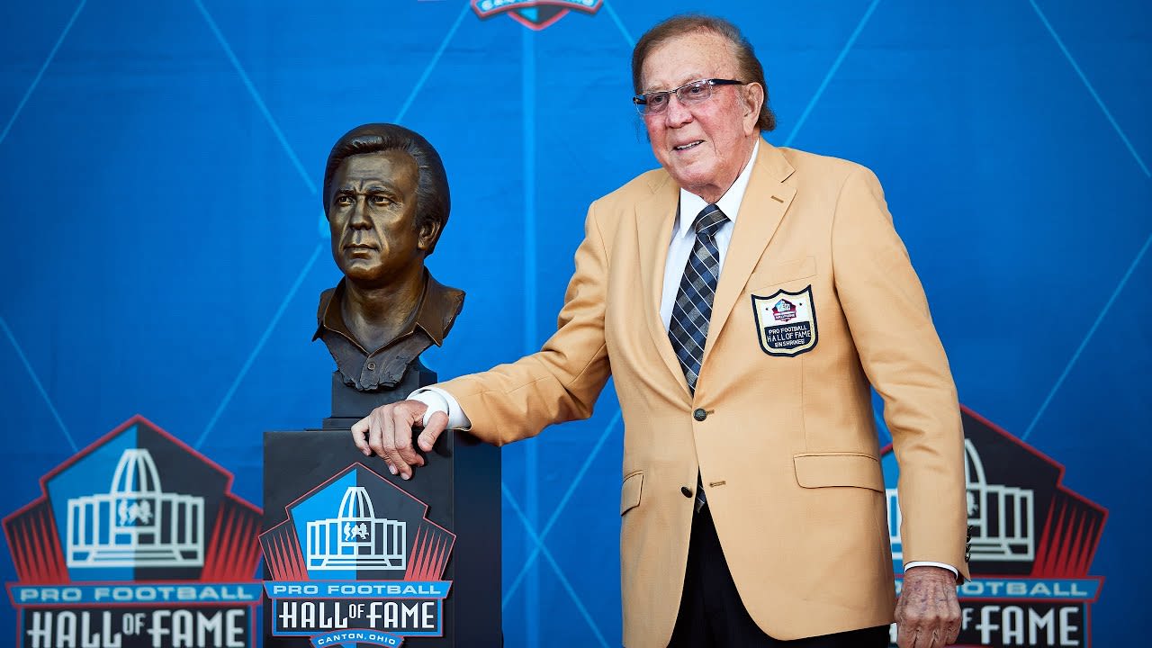 Raiders two-time Super Bowl winning head coach Tom Flores named