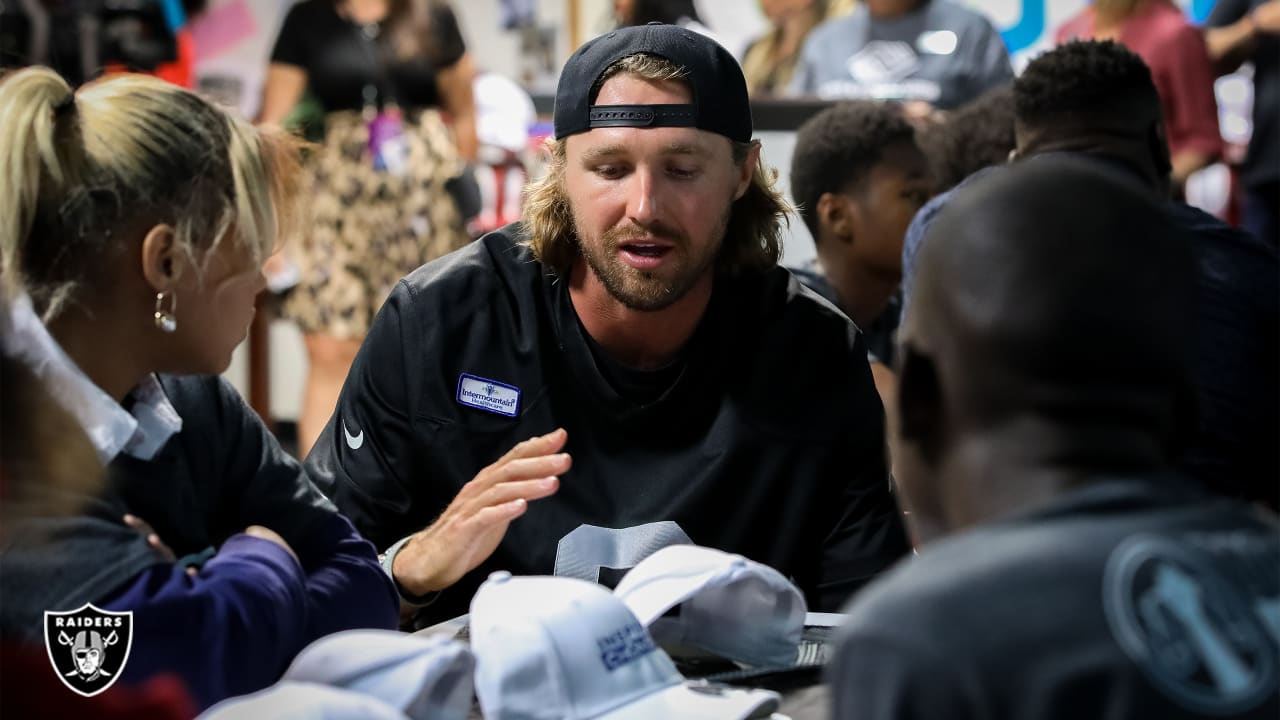 AJ Cole honored pregame for nomination as Raiders' Walter Payton Man of the  Year