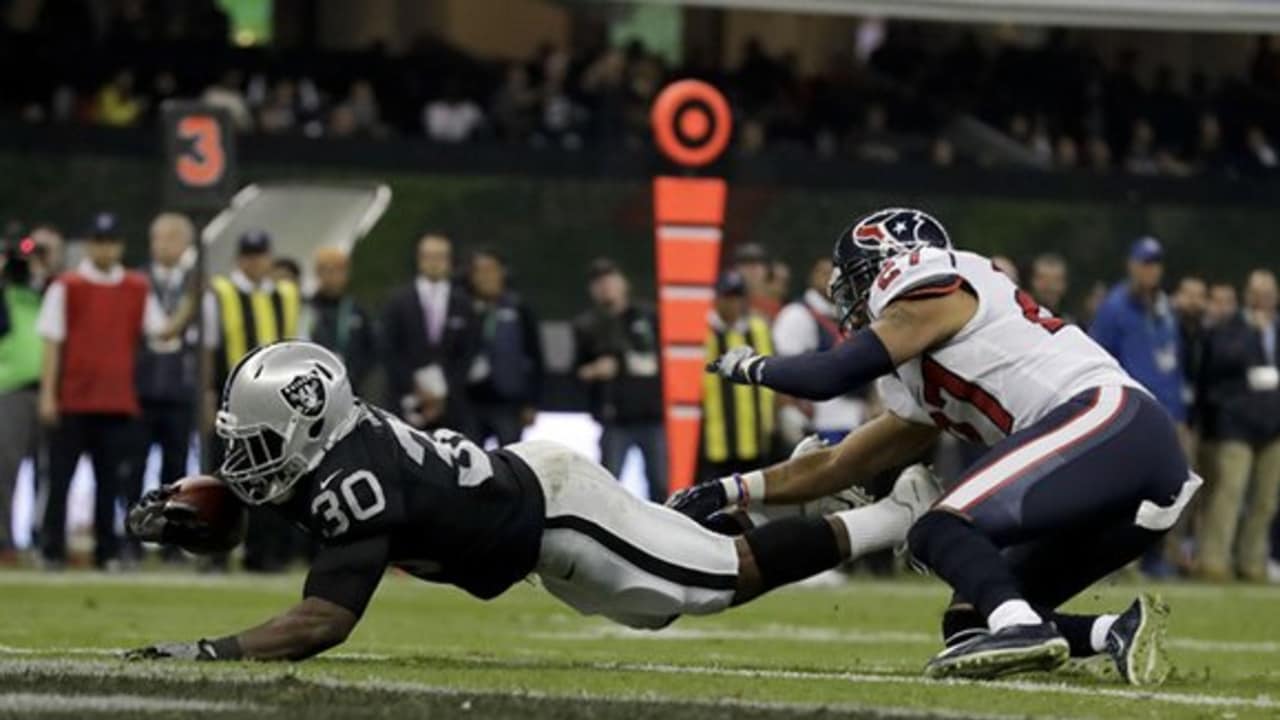 Raiders' RBs dominate in passing game