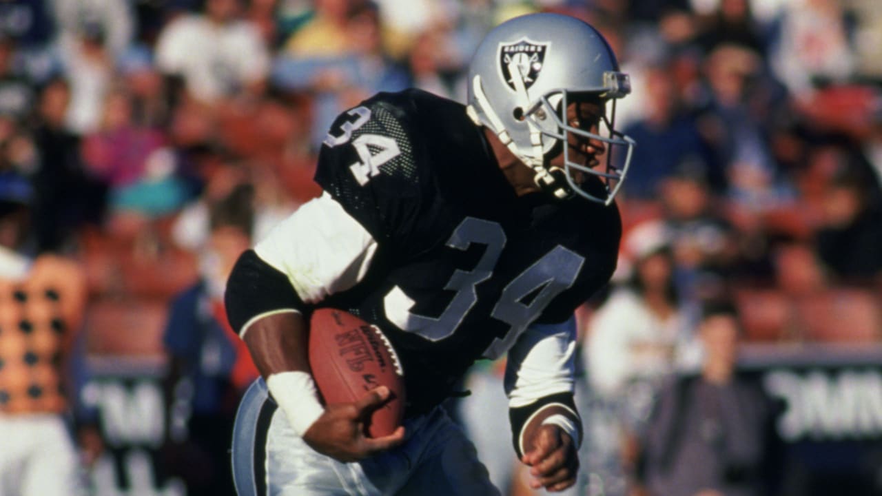 Raiders' Bo Jackson: One of the NFL's Most Explosive and