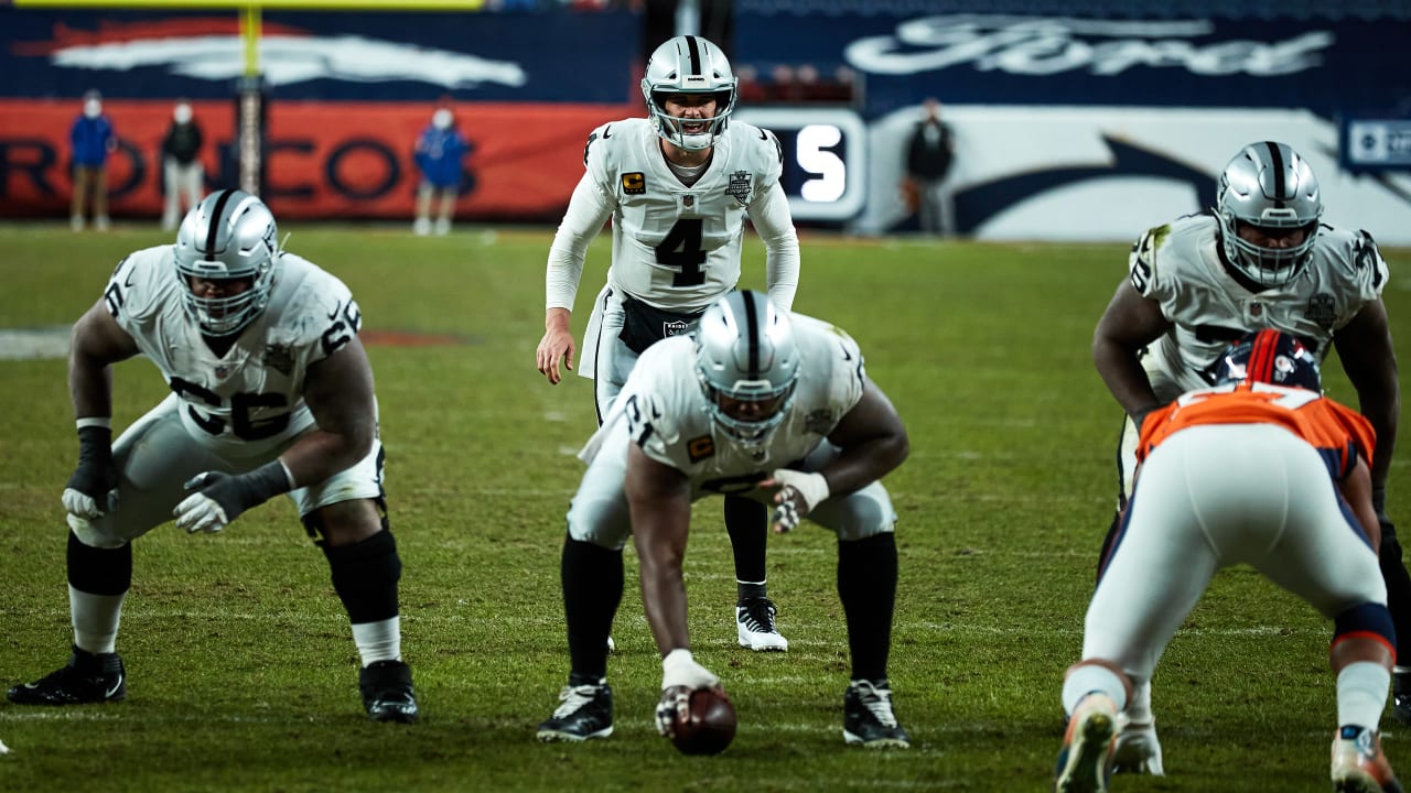 Raiders: Derek Carr and Darren Waller watch Week 3 - Silver And Black Pride