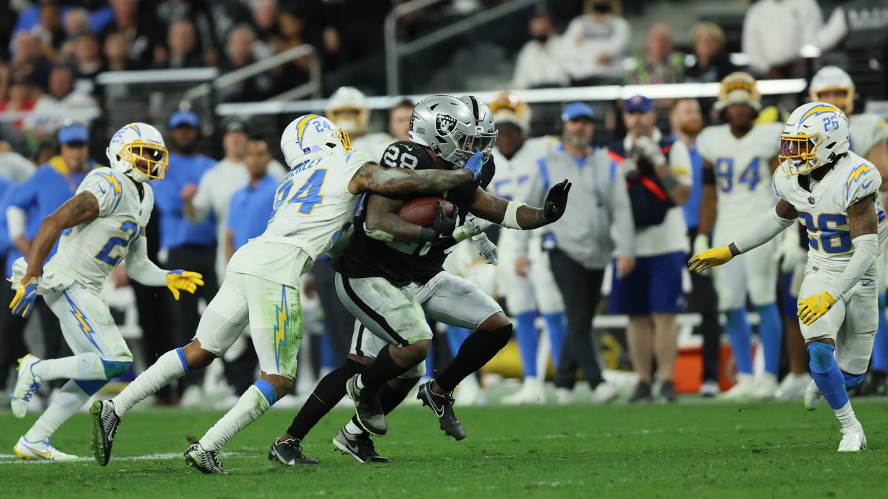 Josh Jacobs has high praise to Raiders' rookie Aidan O'Connell - A