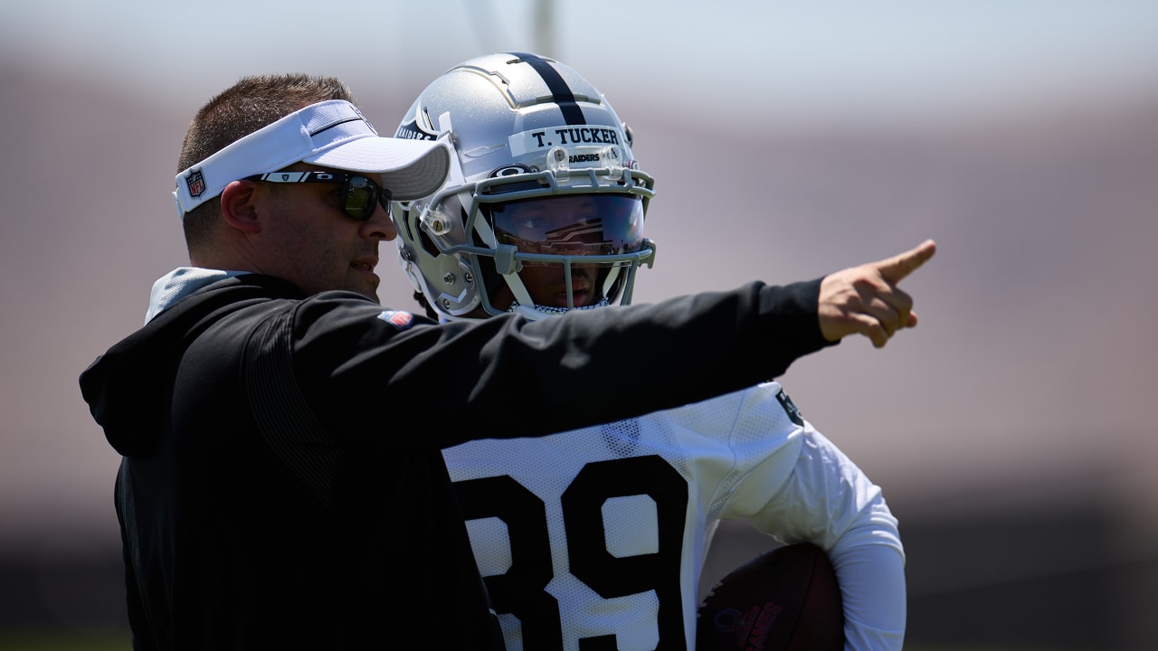 New Oakland Raiders show off silver and black for first time