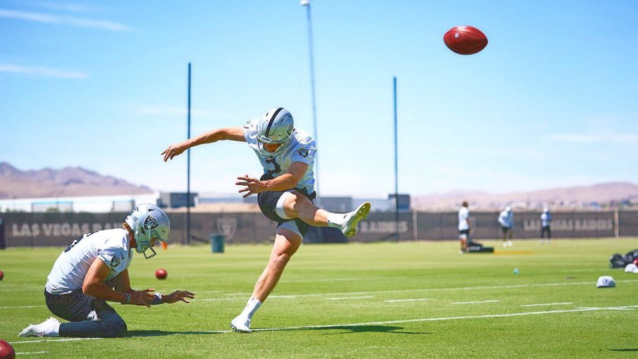 Las Vegas Raiders - WE PLAY FOOTBALL TODAY! ☠️