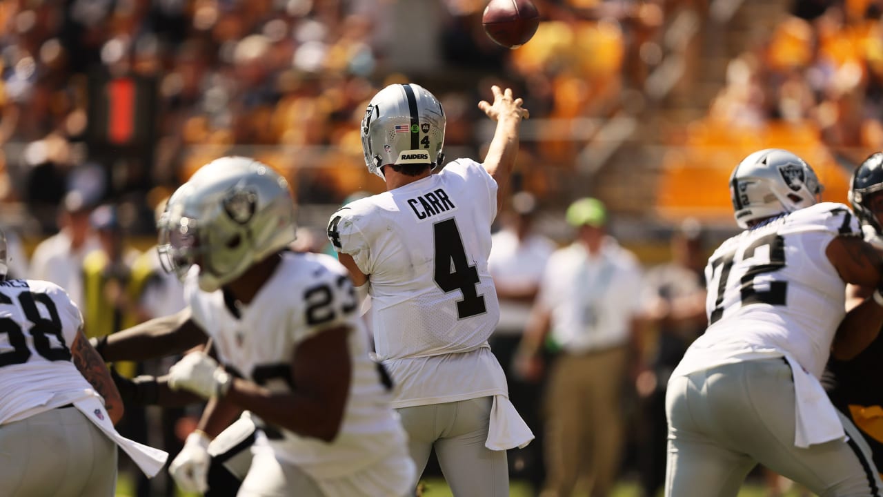 Carr throws for 382 yards, Raiders top Steelers 26-17