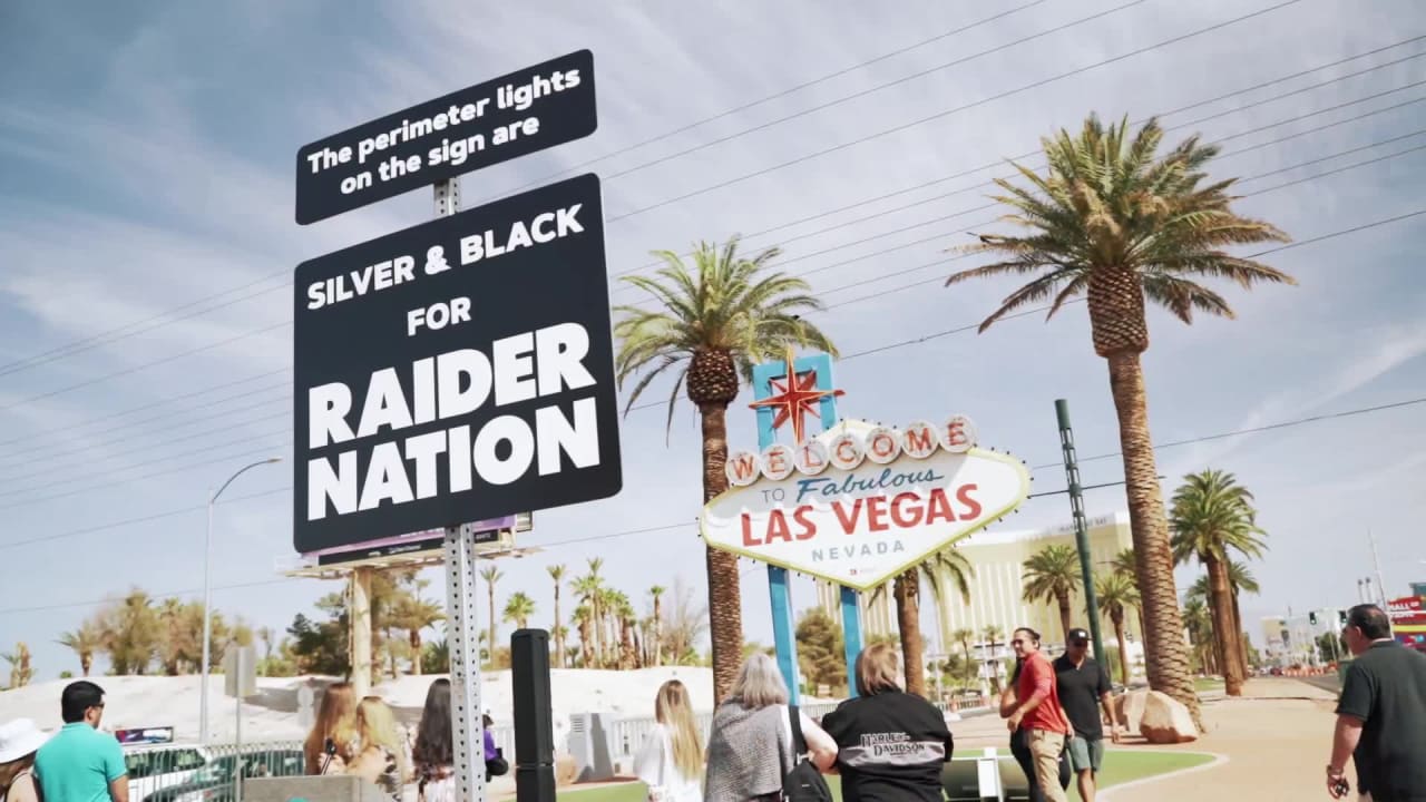 Las Vegas Raiders Street Sign