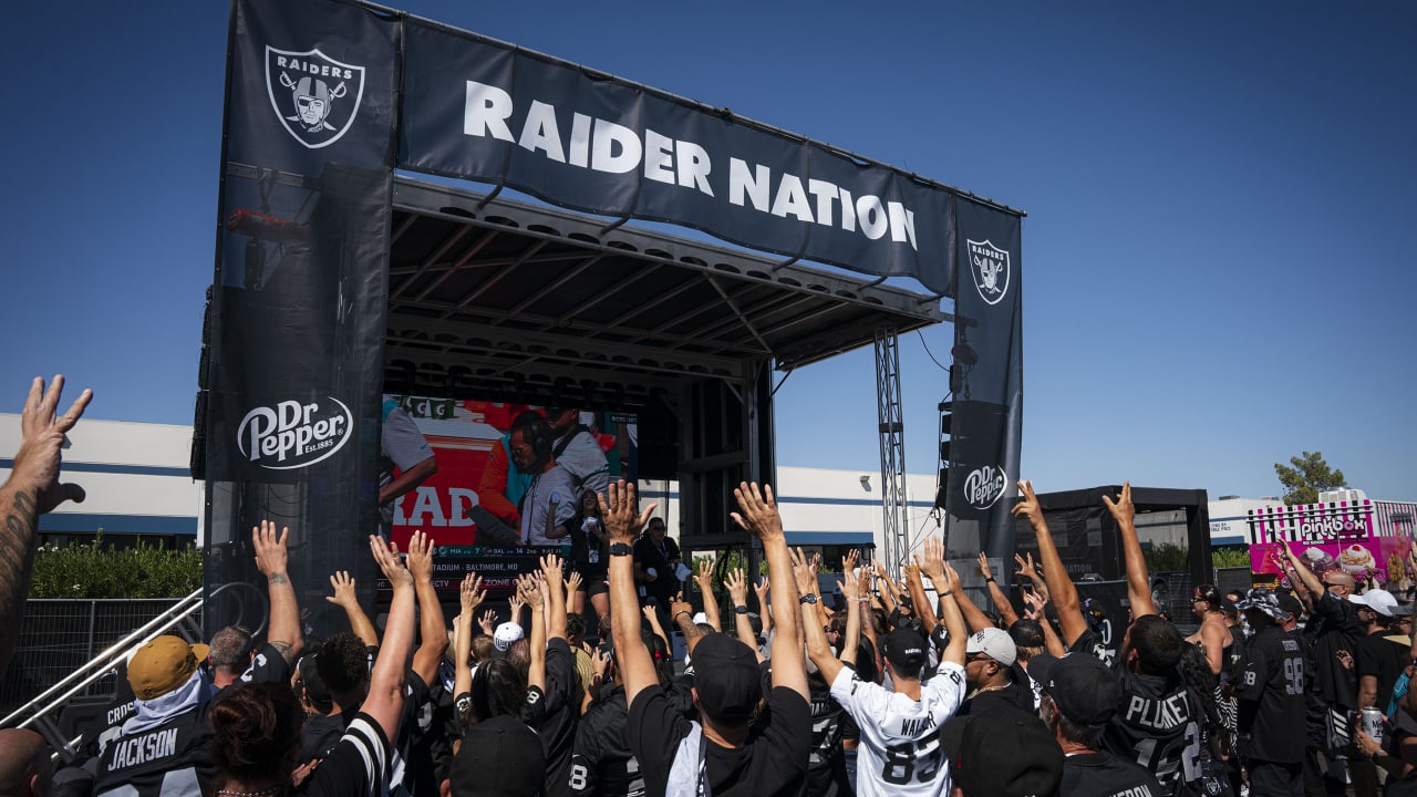 Nfl Las Vegas Raiders Tailgating Kit For 8 Guests