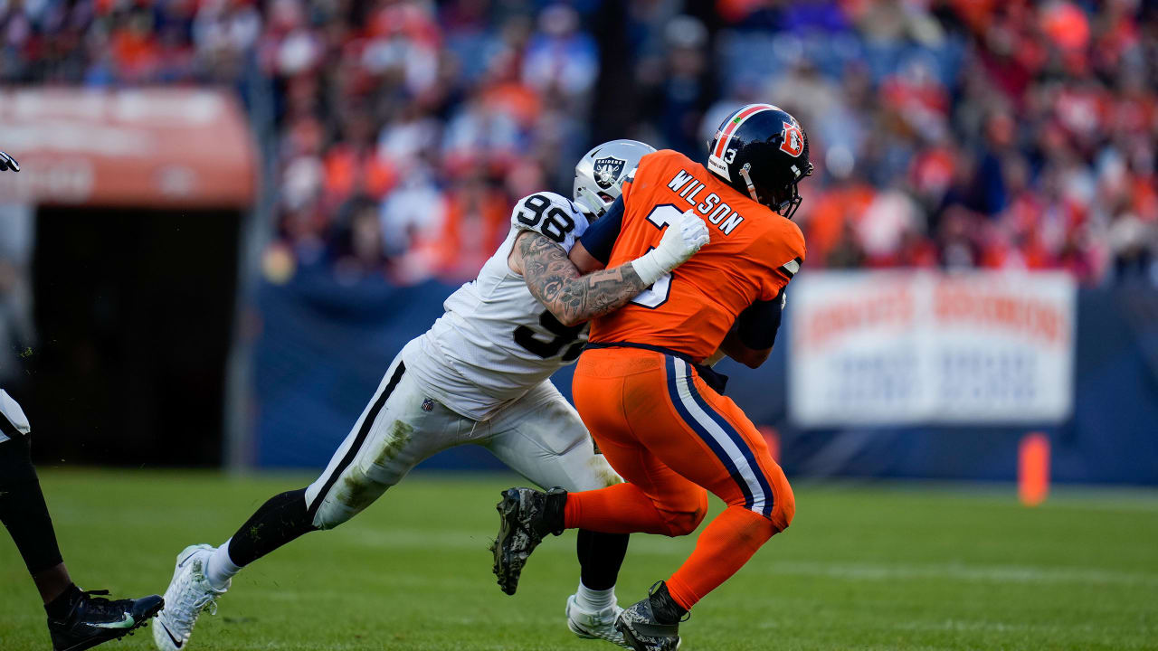 Crosby's spin move sparks second sack on Wilson