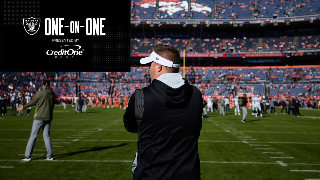 WATCH: Taylor delivers postgame locker room speech, gives out game