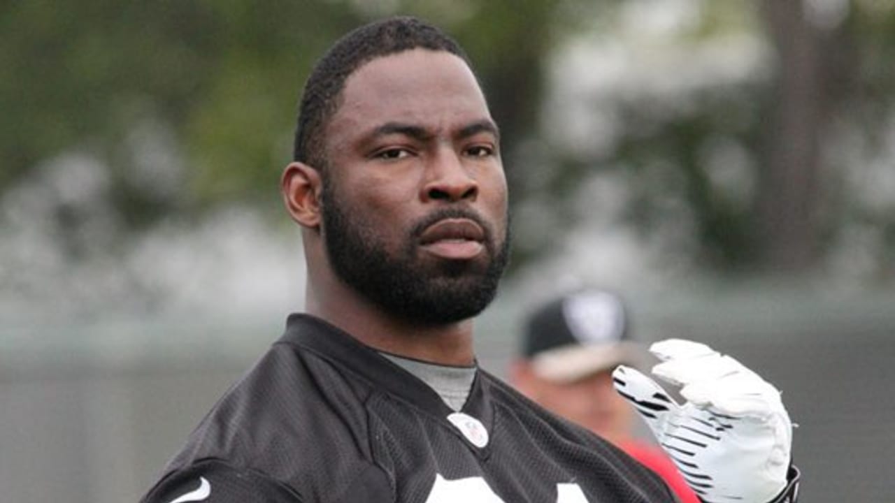 Justin Tuck: The NFL Bowhunter - Petersen's Hunting