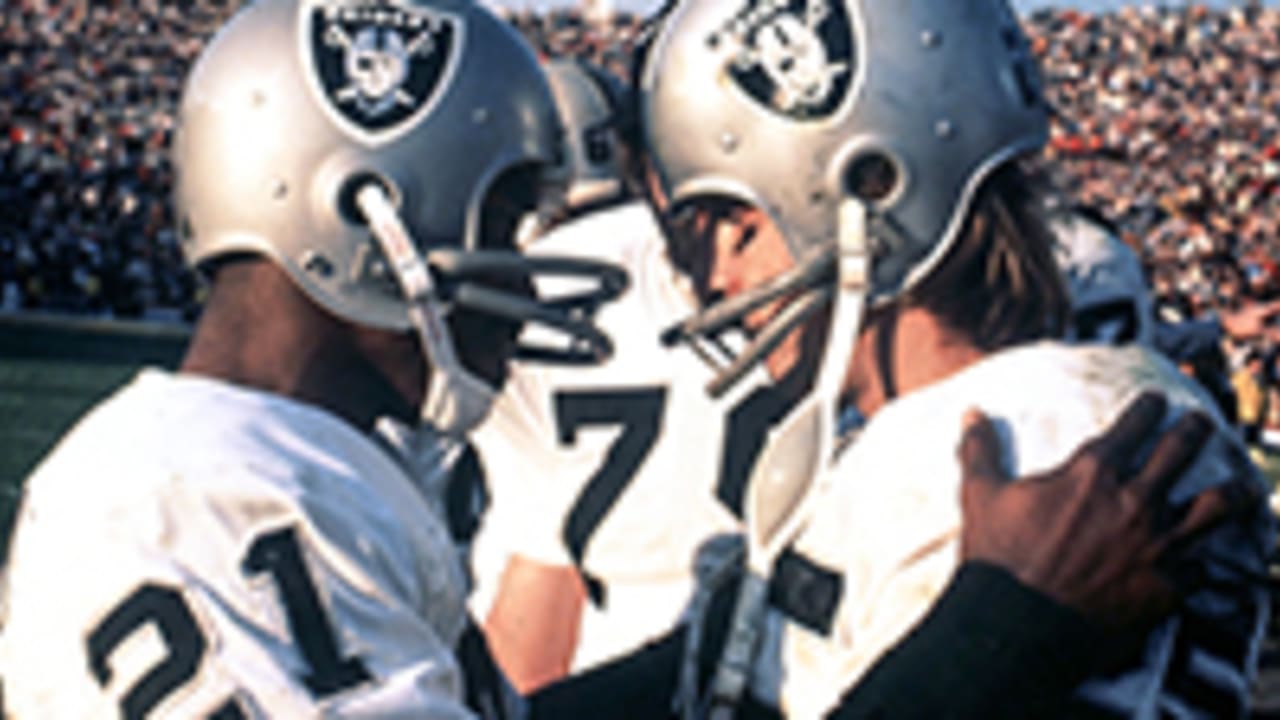 Super Bowl XI: Early fumble at goal line sank Vikings, lifted Raiders