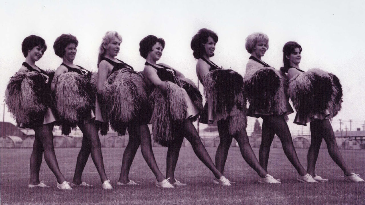 Raiderettes perform for first time at Allegiant Stadium