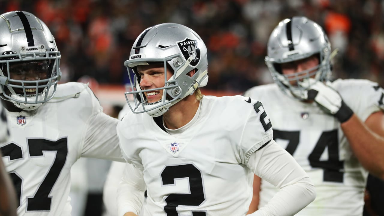 Raiders beat Browns 17-14 on last-second 48-yard FG from Daniel