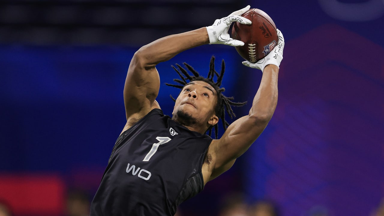 Steelers select WR Calvin Austin in the 4th round of the NFL draft