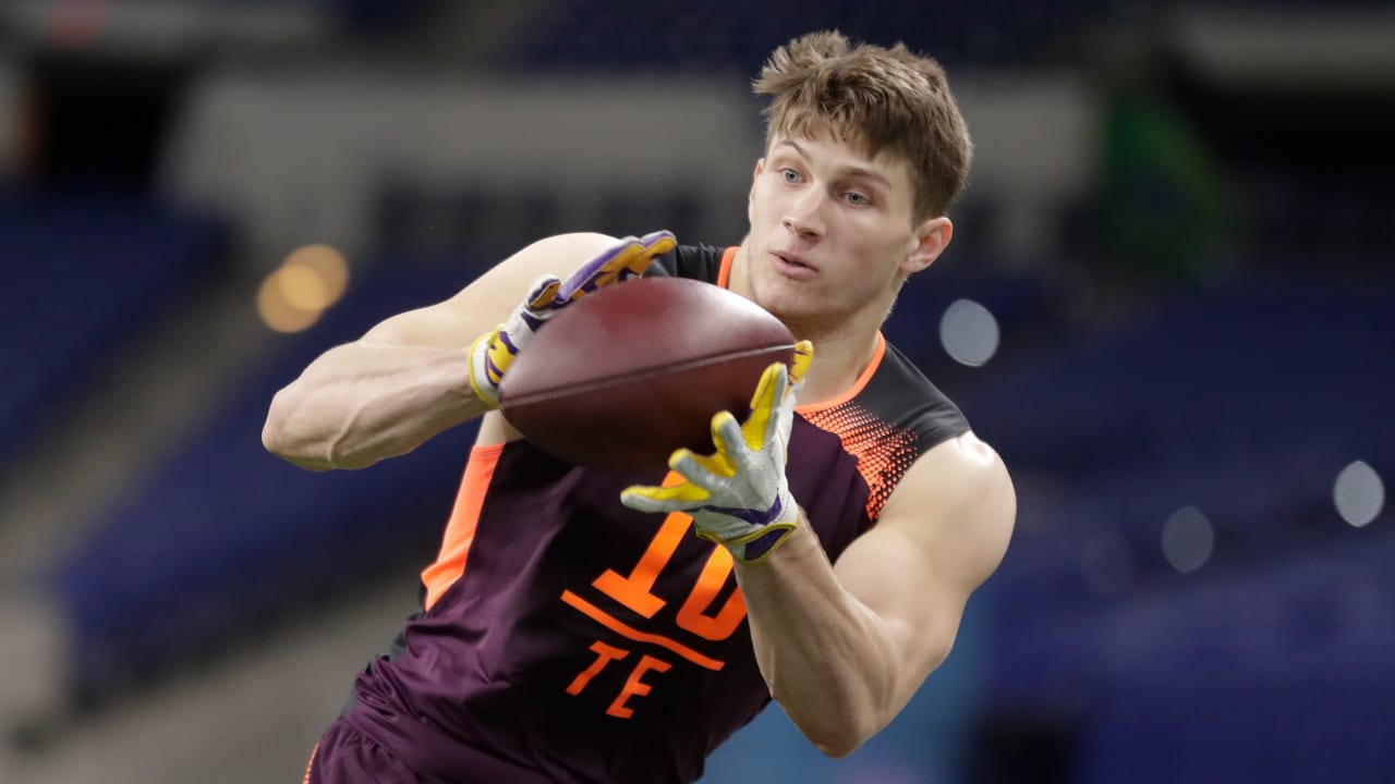 TE Foster Moreau's 2019 NFL Scouting Combine highlights