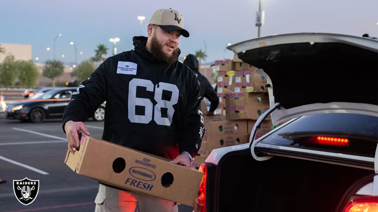 Las Vegas Raiders Twitterren: From our family to yours. Happy Thanksgiving  #RaiderNation!  / Twitter