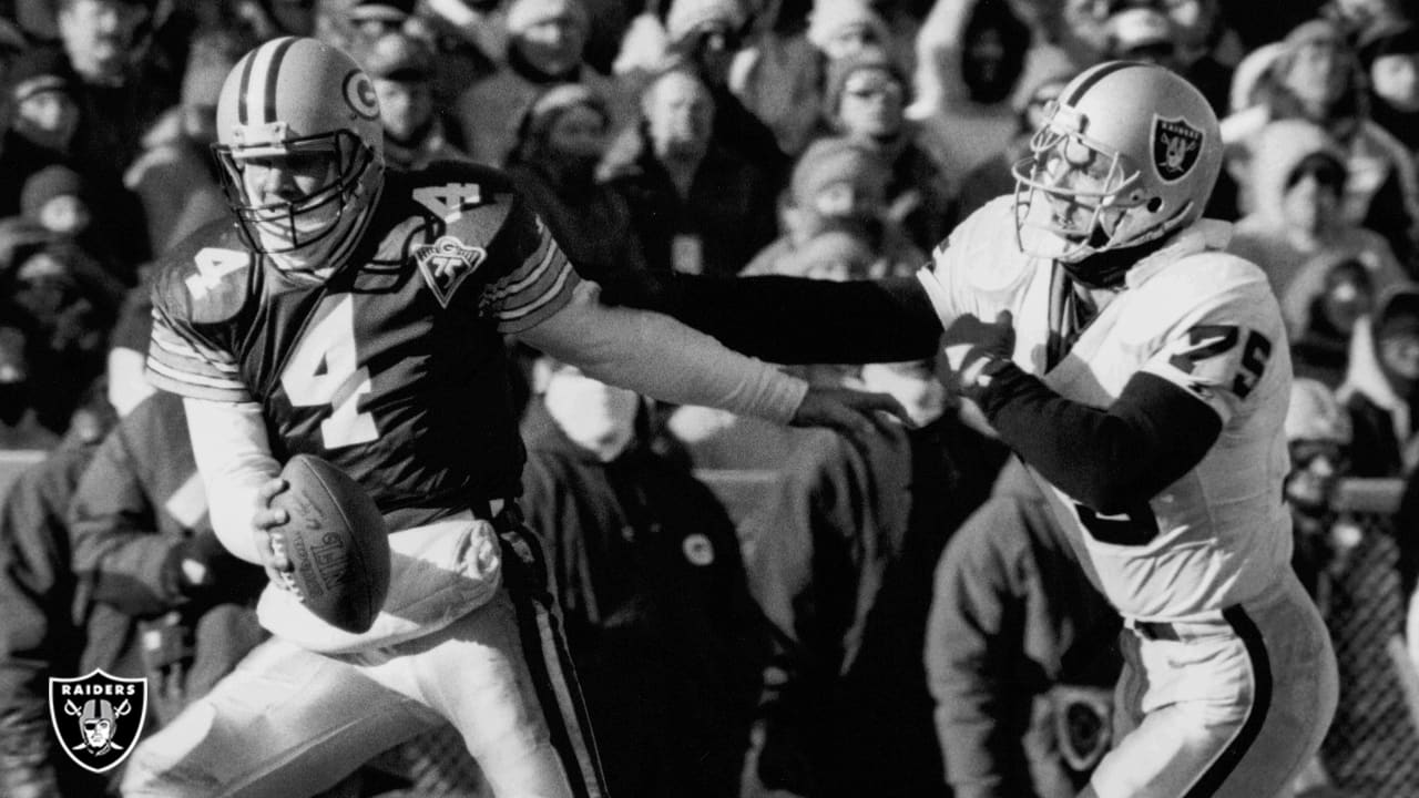 Defensive Tackle Howie Long of the Los Angeles Raiders plays against