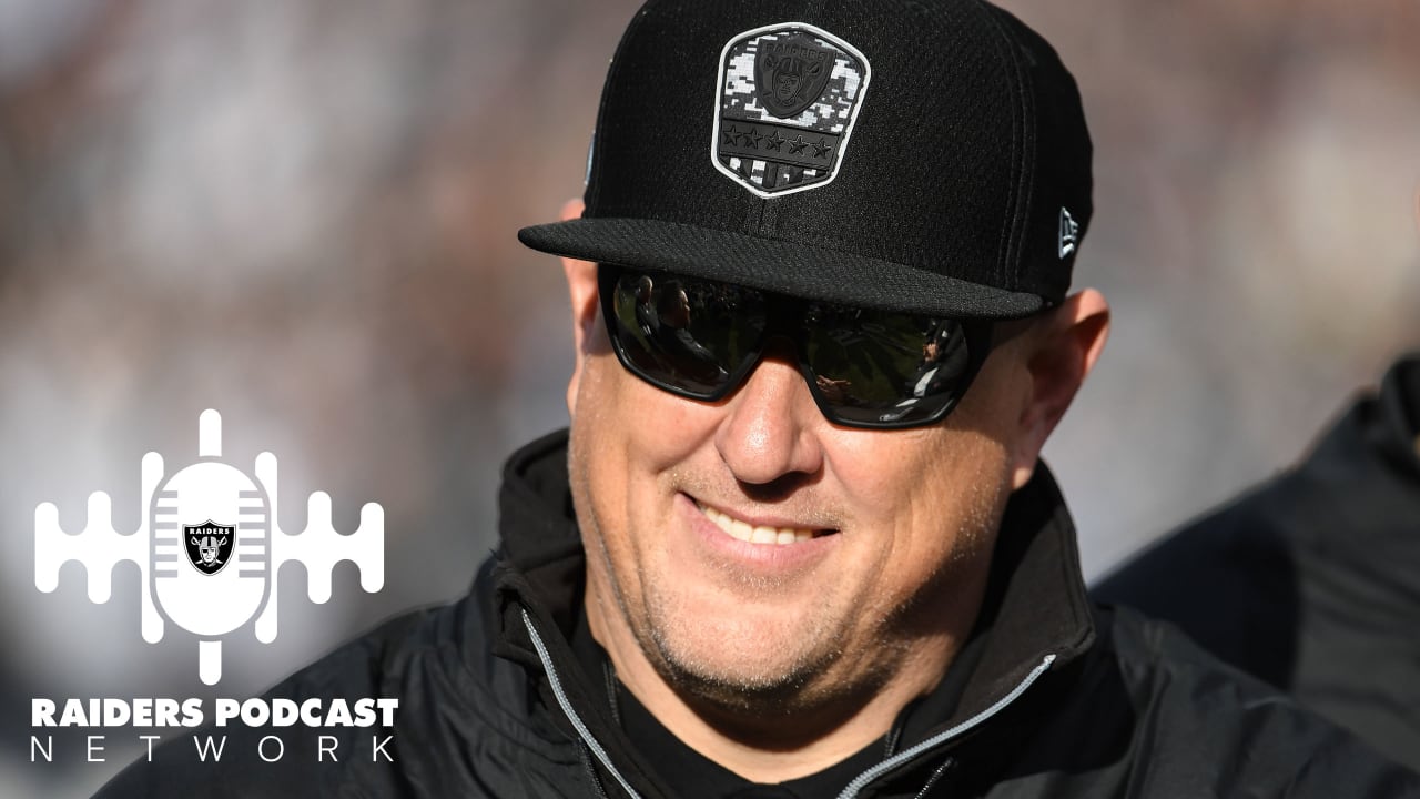 Barry Sims on the atmosphere at Allegiant Stadium for MNF and Alex