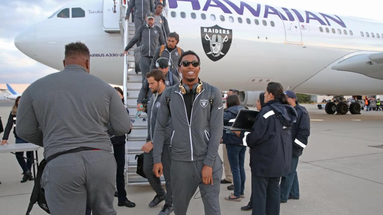 Oakland Raiders Arrive In Mexico