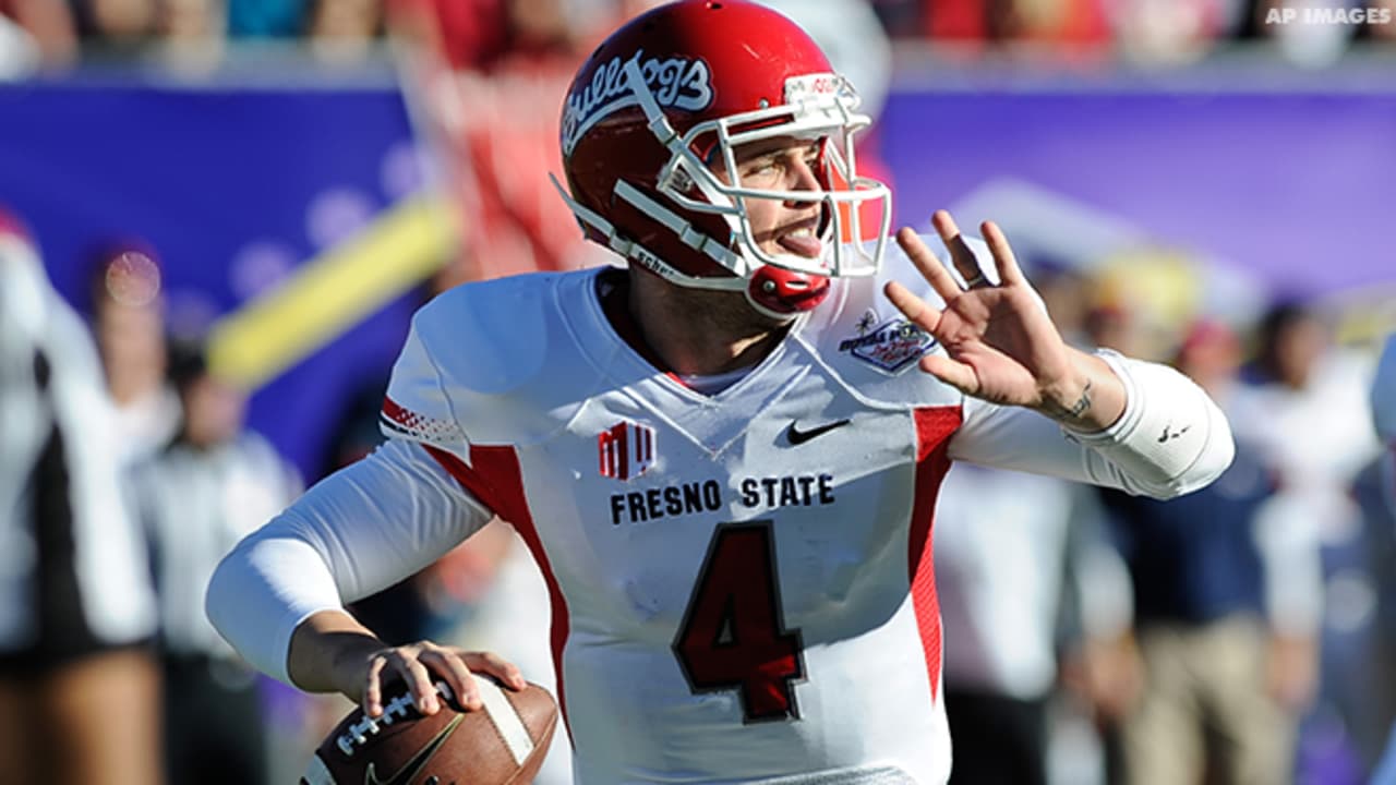 Derek Carr's Jersey Retired At Fresno State Home Opener