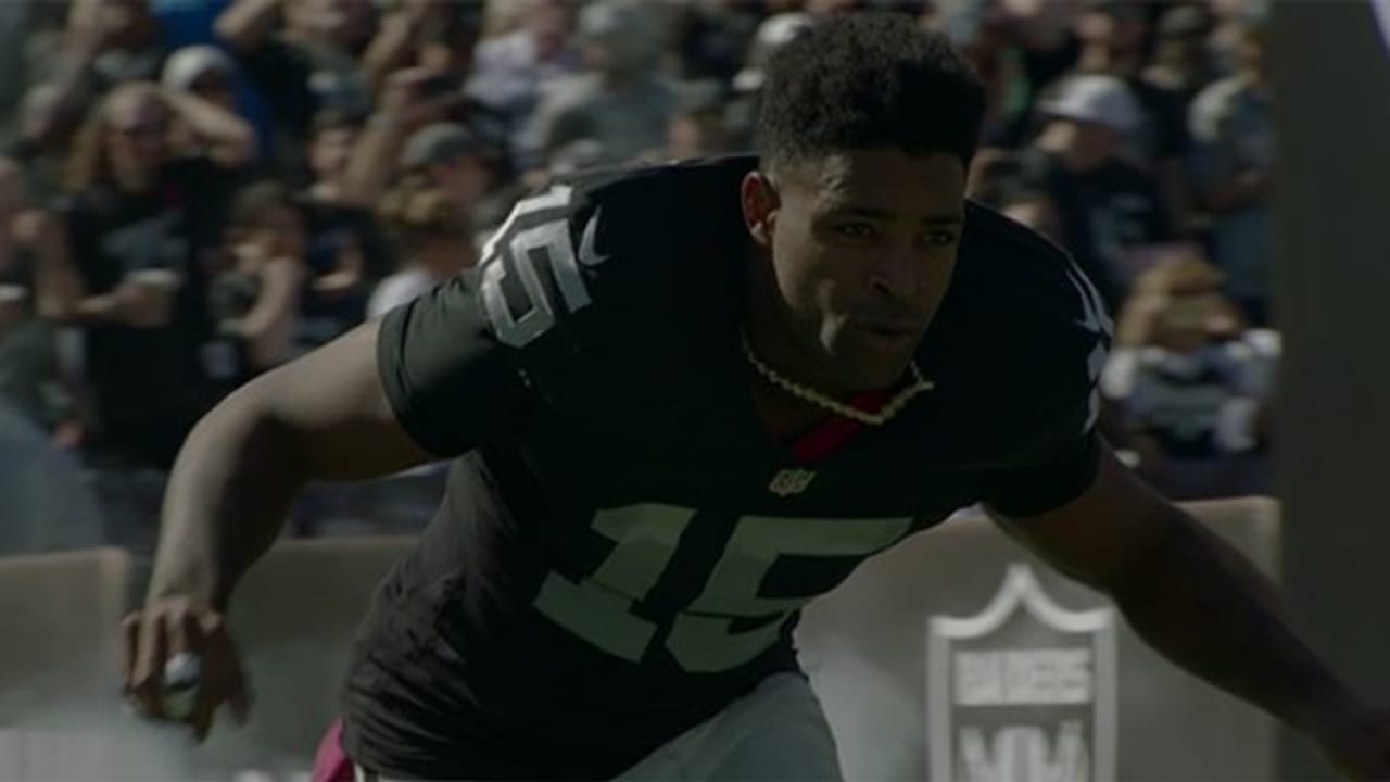 Raiders' Michael Crabtree crosses the bay, catches on 