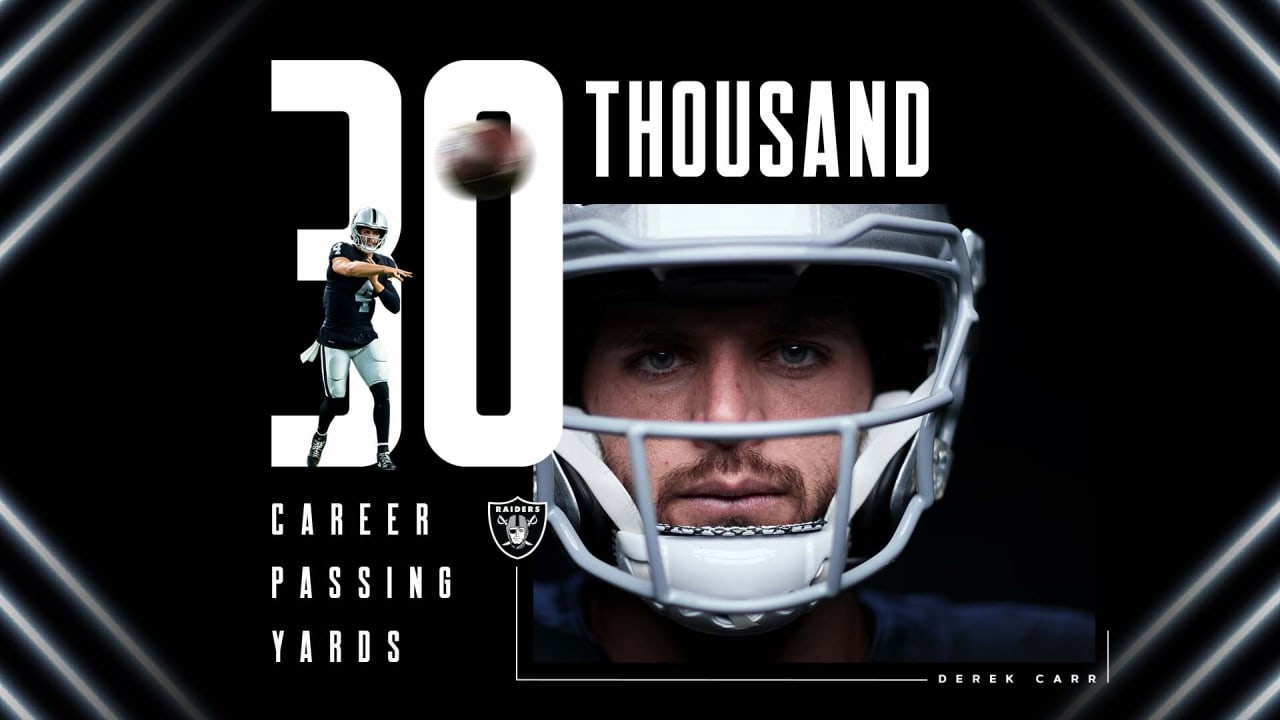 Derek Carr surpasses 30,000 career passing yards in Thanksgiving game