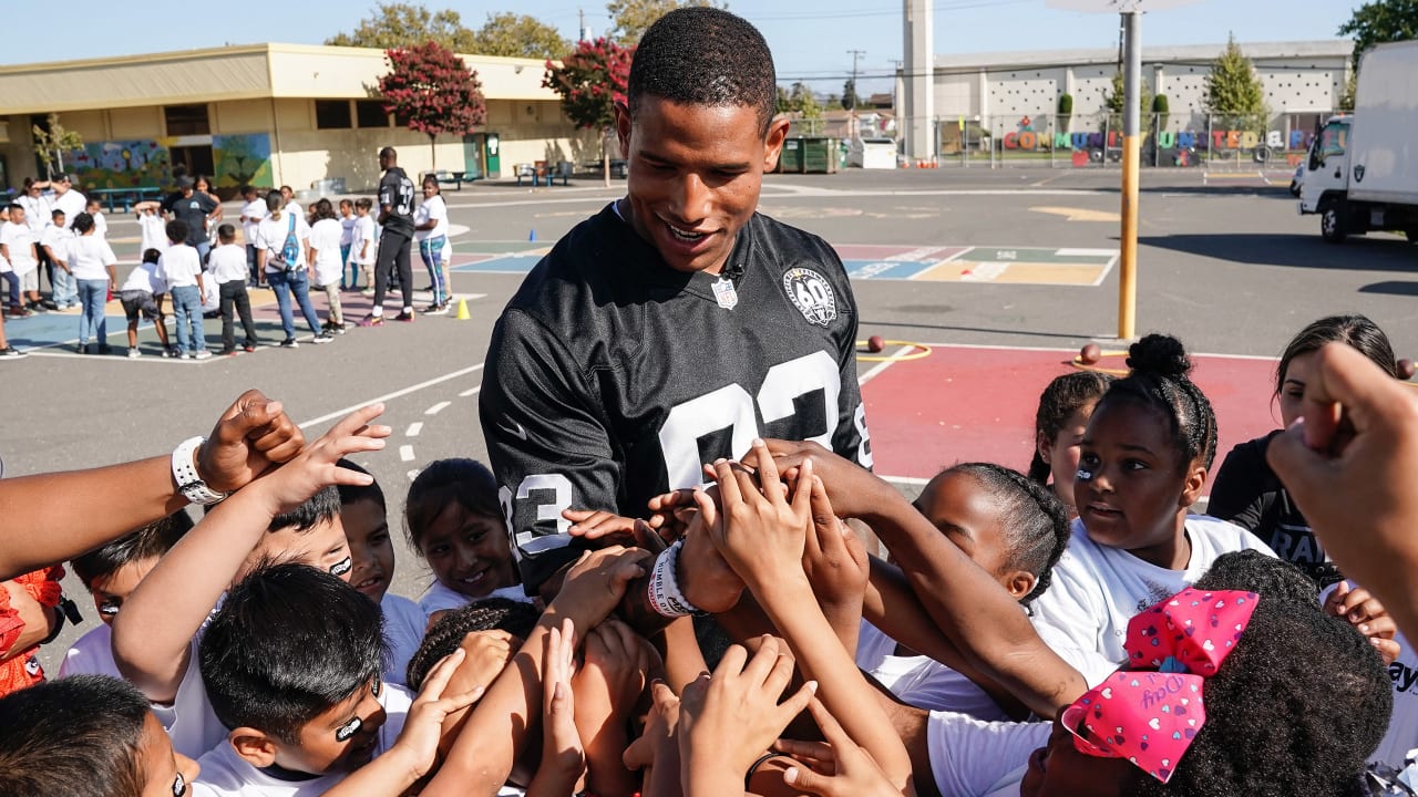 Darren Waller honored as Raiders' Walter Payton NFL Man of the Year nominee  in pregame celebration