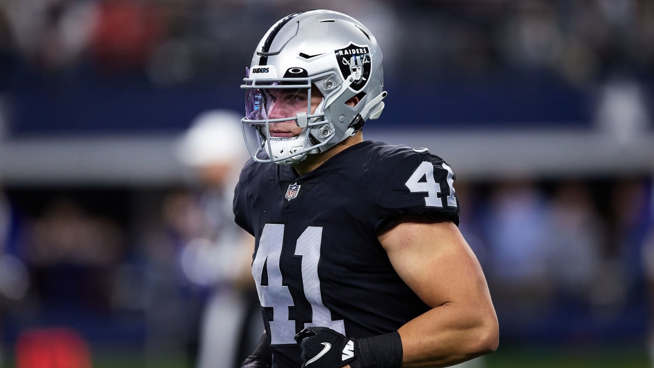 Raiders promote FB Sutton Smith to active roster