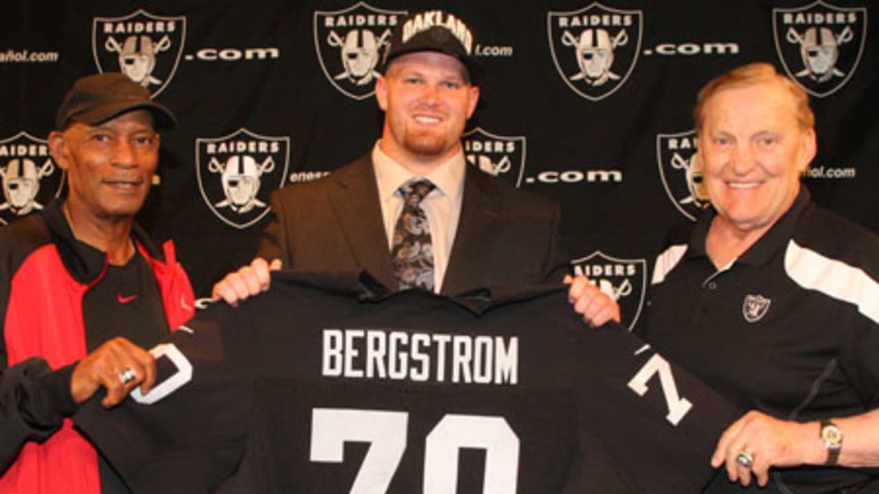 Oakland Raiders third-round NFL football draft pick Tony Bergstrom