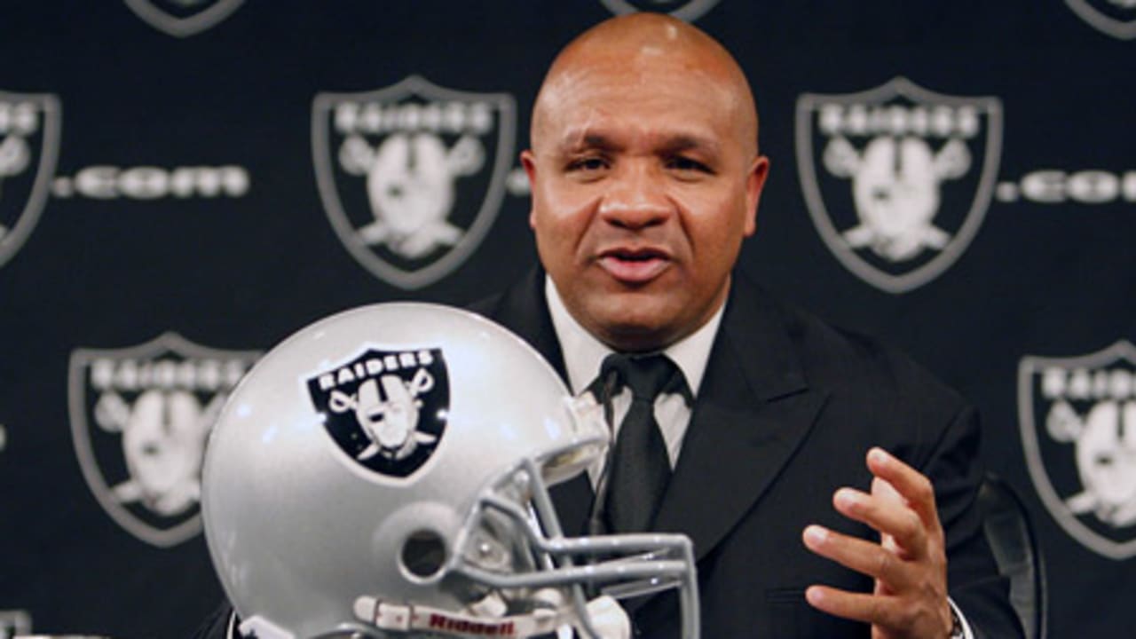 Oakland Raiders season preview: Coach Hue Jackson embraces the