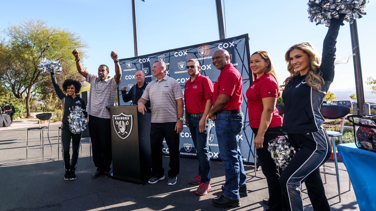 Pittsburgh Steelers honor local military members in Salute to