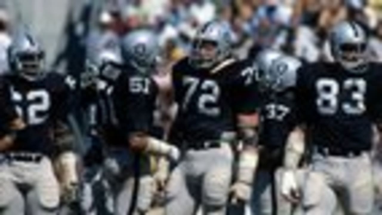 Defensive Tackle Howie Long of the Los Angeles Raiders plays against