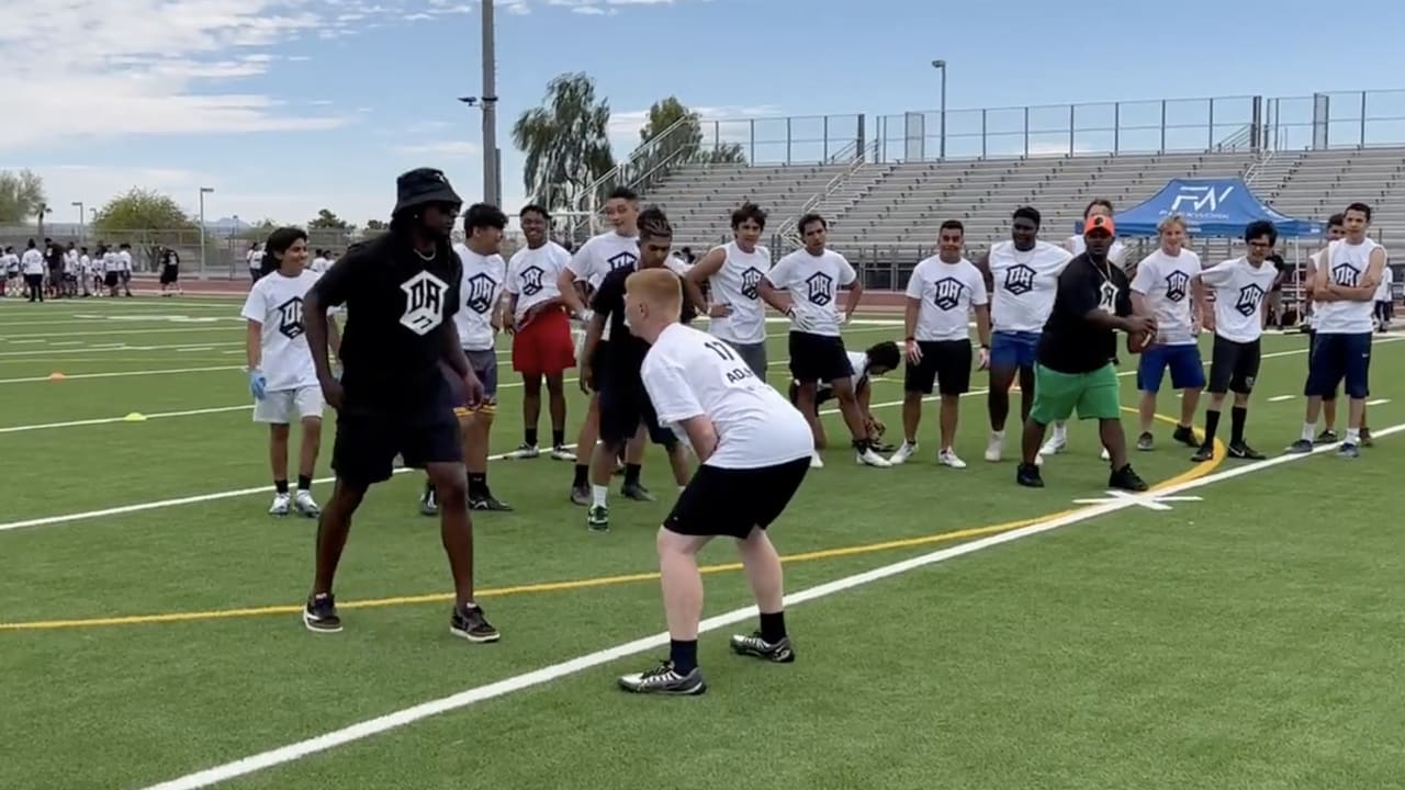 Raiders' Davante Adams hosts youth football camp in Las Vegas