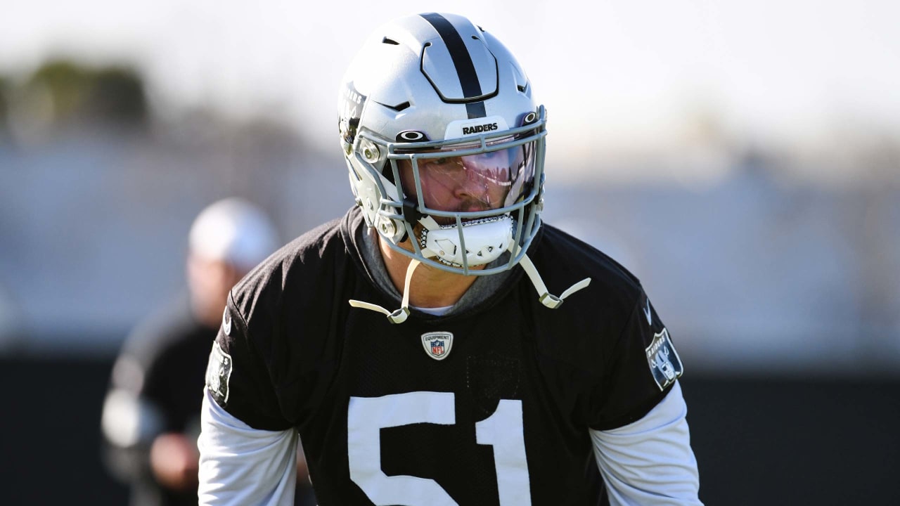 Oakland Raiders inside linebacker Will Compton (51) tackles Denver