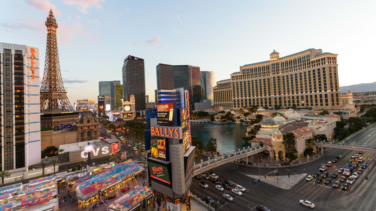 NFL Draft '22: Excitement builds on the Las Vegas Strip ahead of Day 1 of  draft