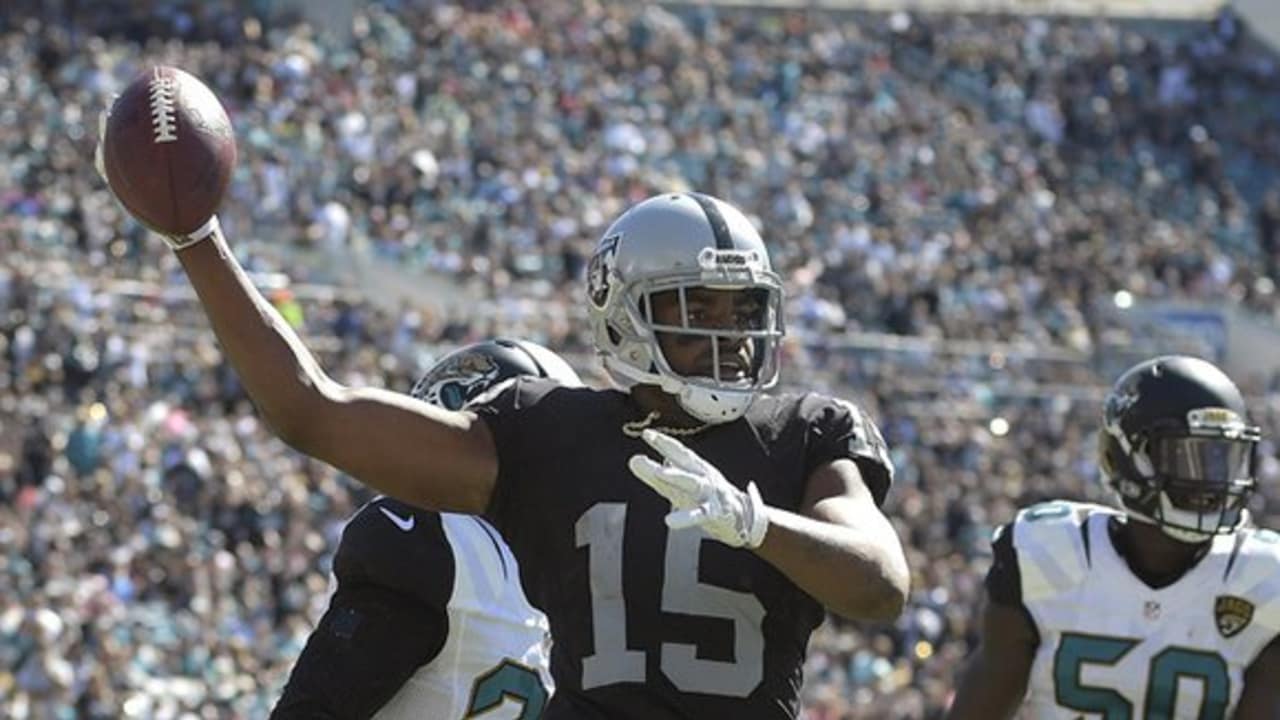 Raiders' Michael Crabtree crosses the bay, catches on 