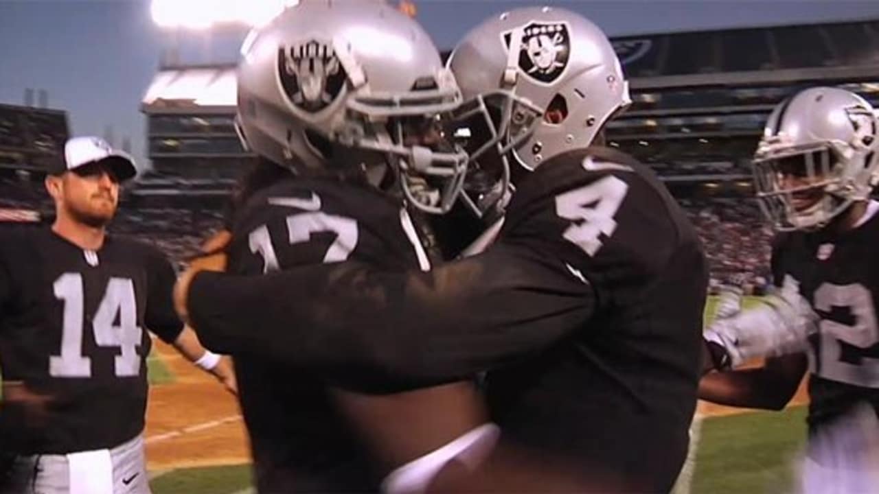 Derek Carr has golden touch for Raiders in any formation