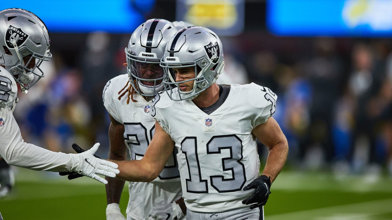 Highlight] Raiders Hunter Renfrow makes a incredible breaks up the pass to  Adams to win the game for the Chiefs : r/nfl