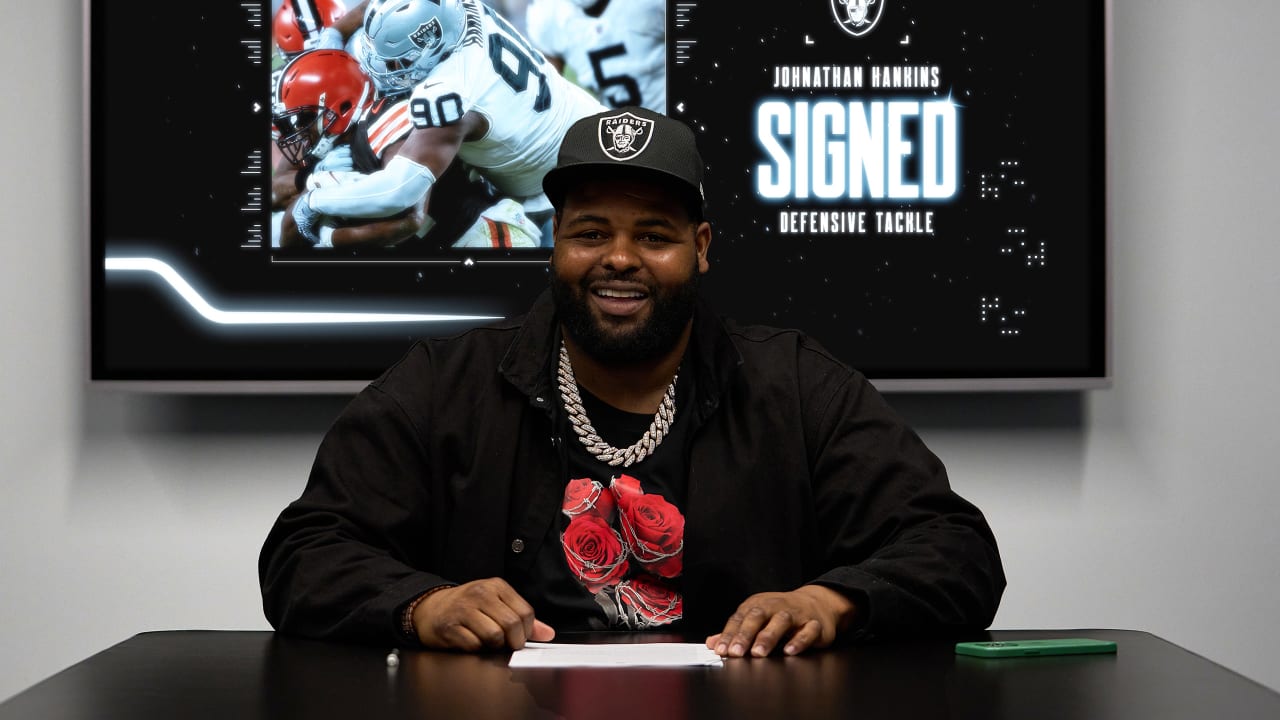 Former Ohio State Defensive Tackle Johnathan Hankins Re-Signs with Las  Vegas Raiders