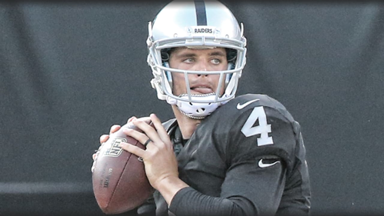 Most factors favor Derek Carr, Raiders in Relocation Bowl