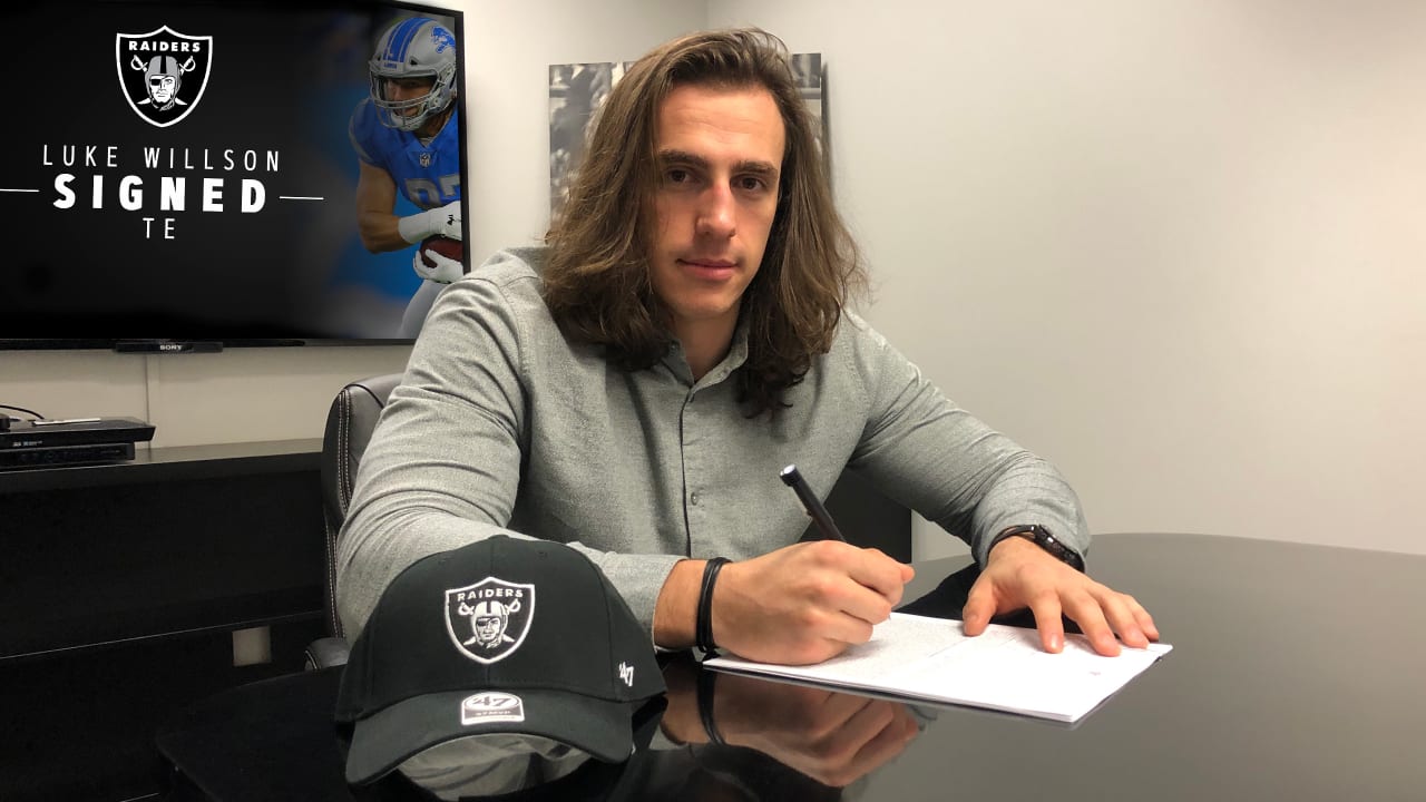 Raiders sign tight end Luke Willson