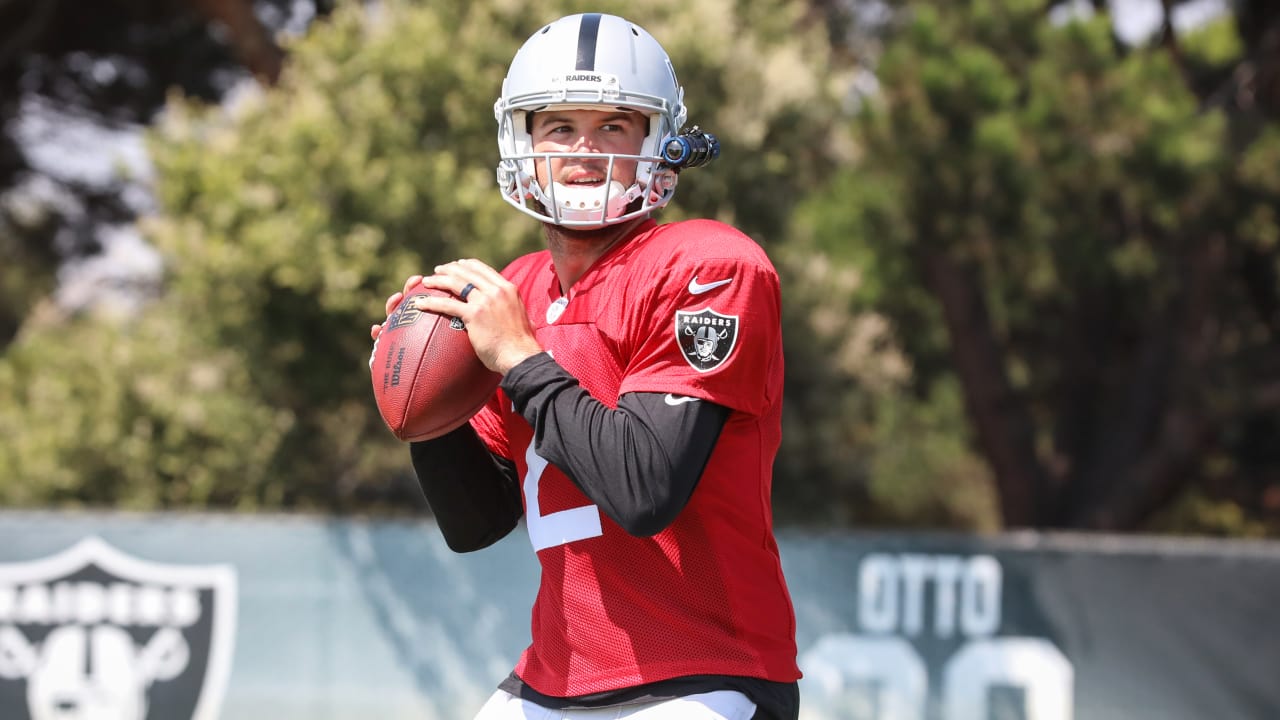 Raiders trade for QB AJ McCarron from Bills